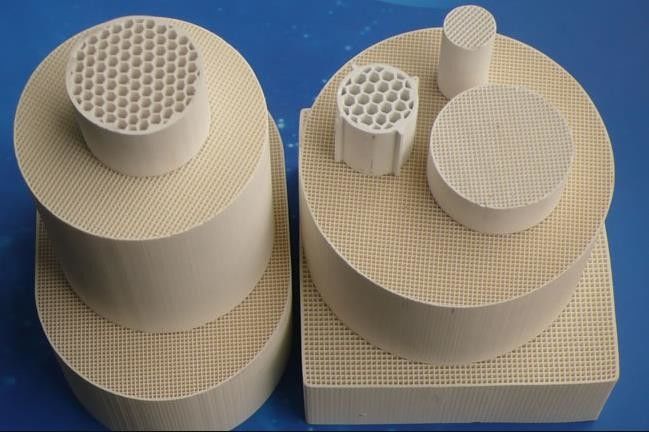 Favo ceramico 101.6mm della marmitta catalitica del filtrante del catalizzatore di 300 Cpsi